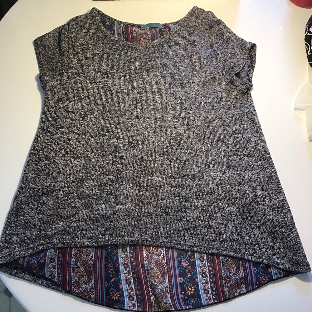 Julie’s Closet XL Open Back Shirt Top Yoga Exercise Cap Sleeve Paisley Design